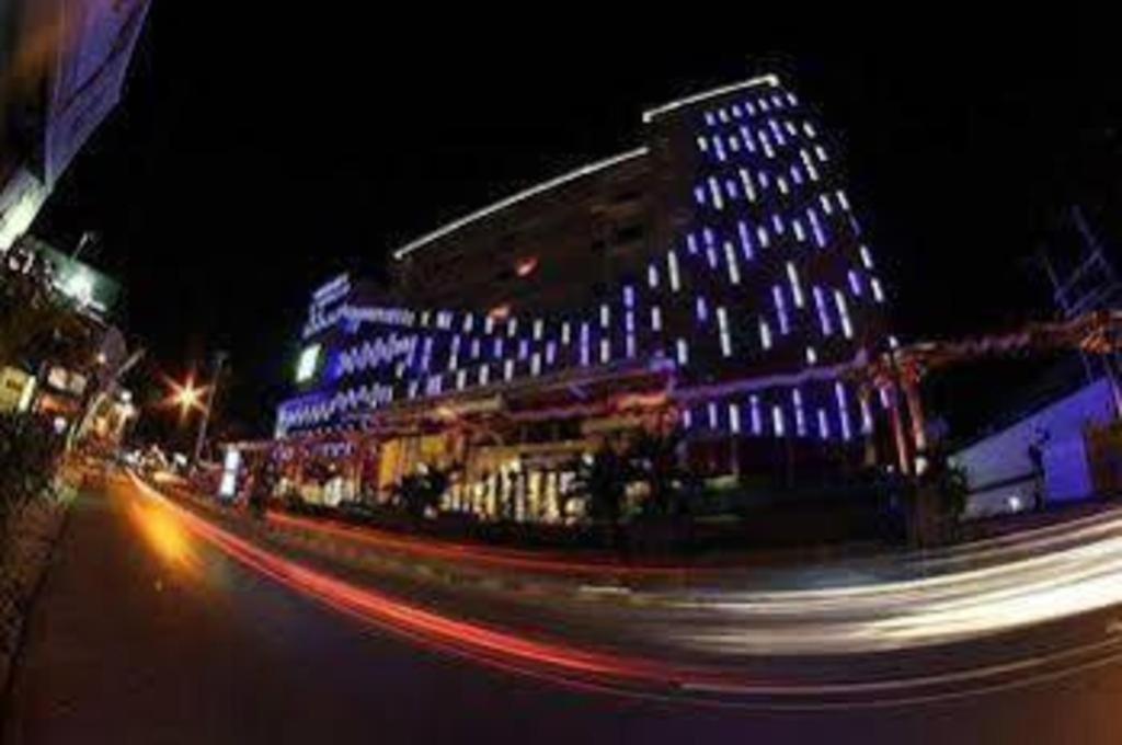 โฮเต็ล บาติก ยอกยาการ์ตา Hotel ภายนอก รูปภาพ